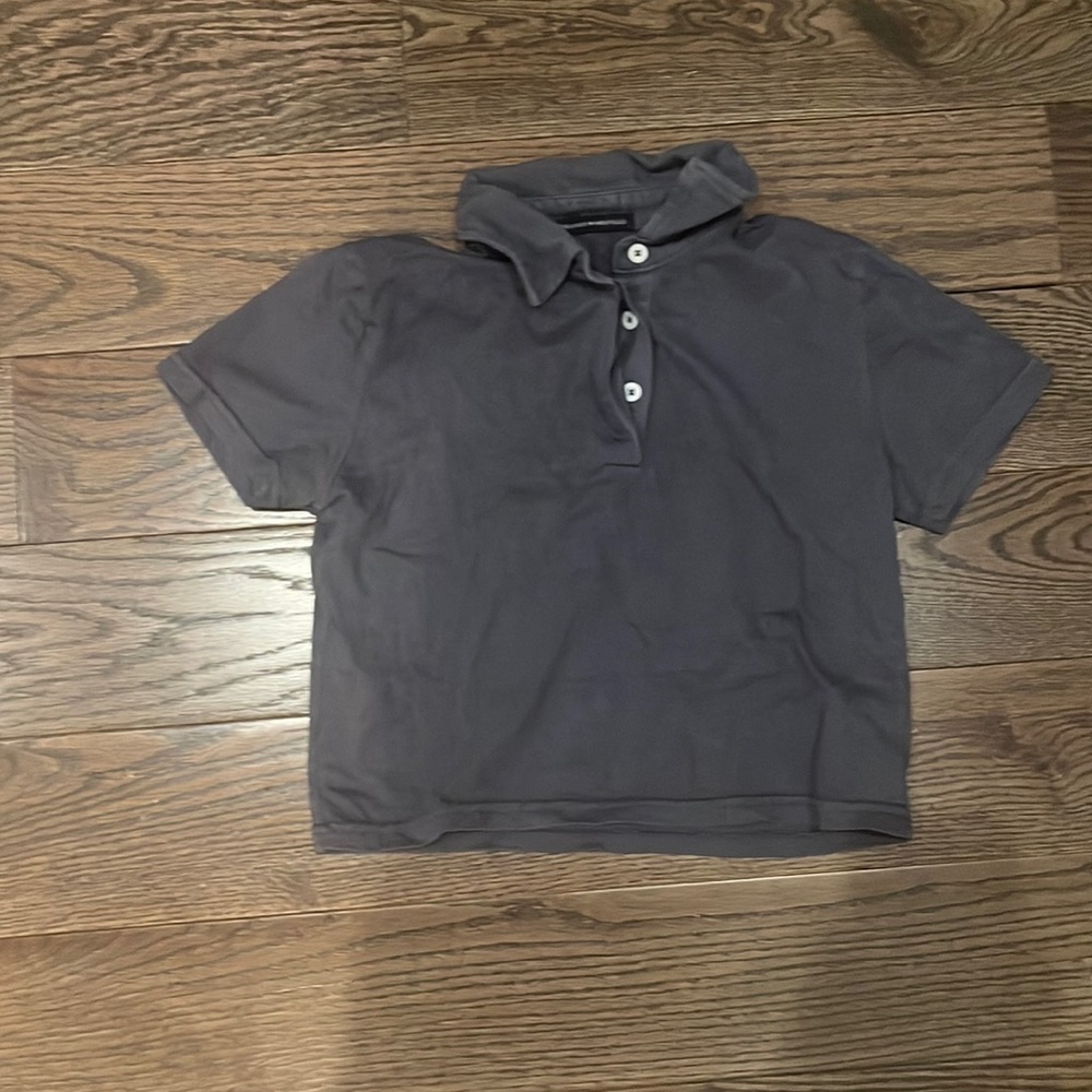 Cropped collard gray shirt